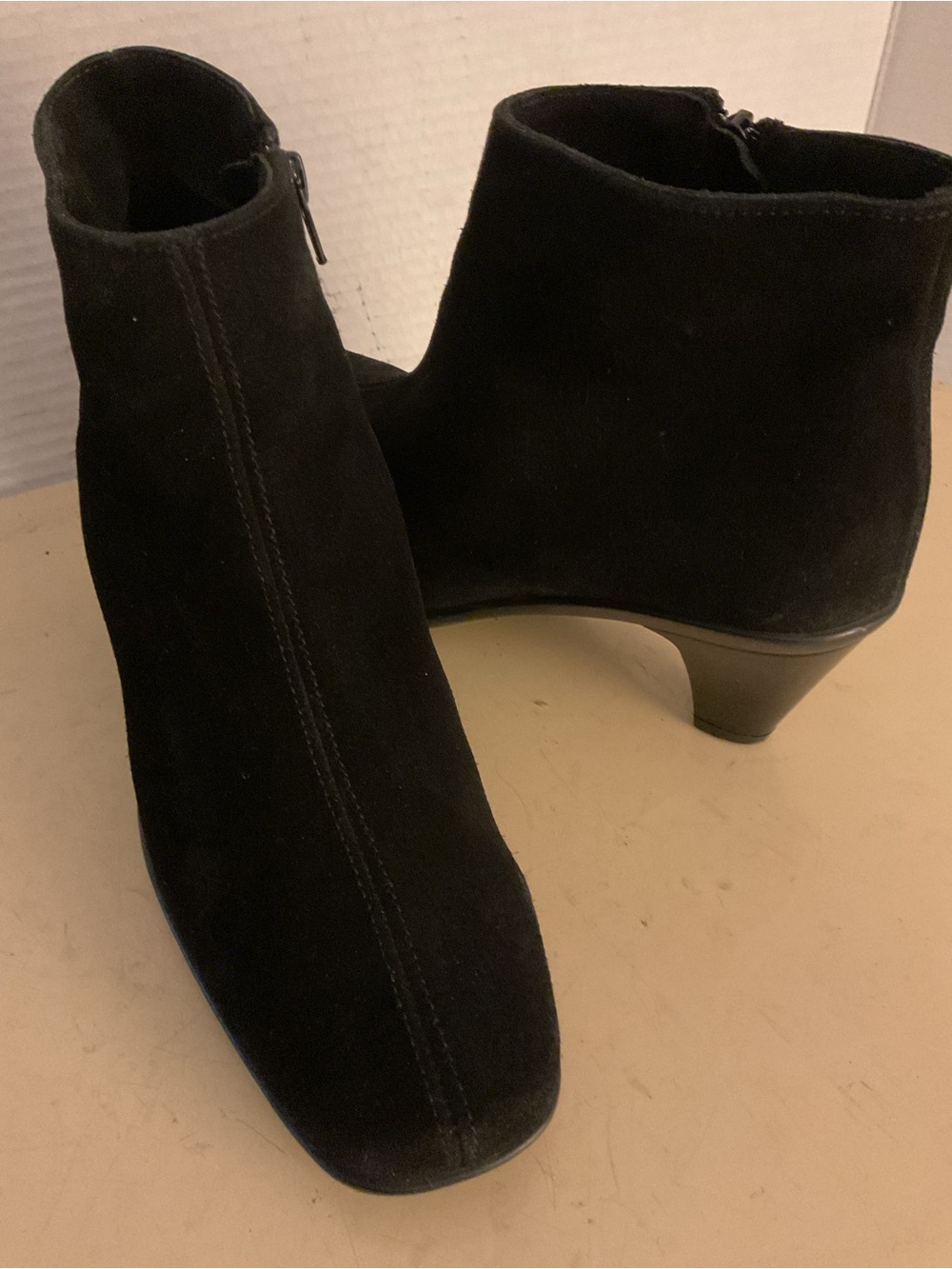 La CANADIENNE women Black Suede waterproof heel Boots US 9